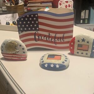 Patriotic Decorative Stones with American Flag and wooden “Grateful” Flag Decor